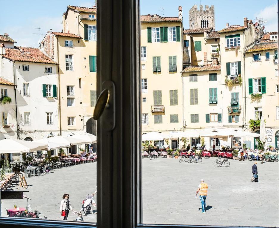 Lyon Apartment Anfiteatro Square, Lucca Exterior foto
